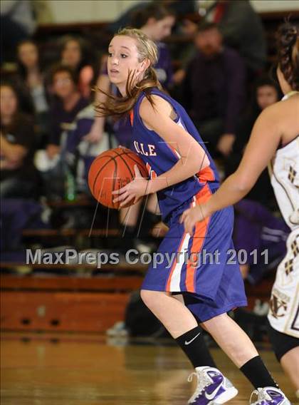 Thumbnail 3 in Oroville vs. Yuba City (Lady Bulldog Holiday Classic) photogallery.