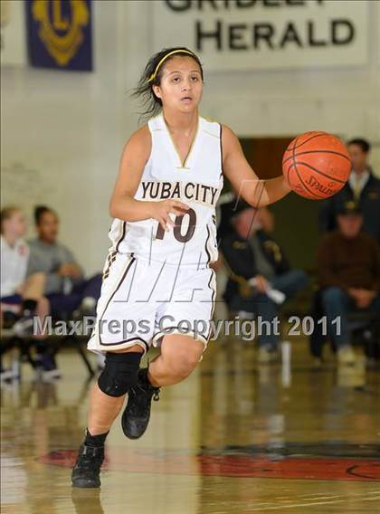 Thumbnail 2 in Oroville vs. Yuba City (Lady Bulldog Holiday Classic) photogallery.