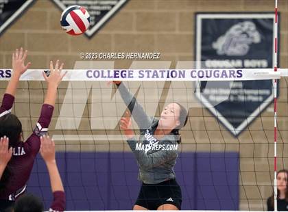 Thumbnail 1 in Magnolia @ College Station photogallery.