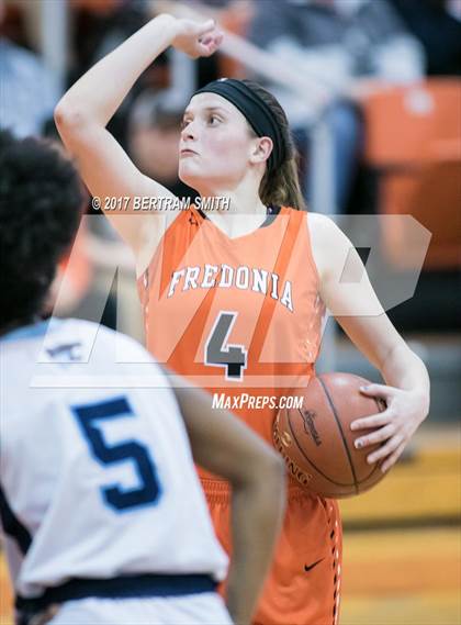 Thumbnail 1 in Fredonia @ Depew (Section 6 Class B Semifinal) photogallery.