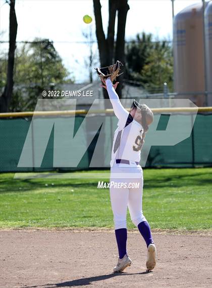 Thumbnail 3 in Escalon vs. Oakdale photogallery.