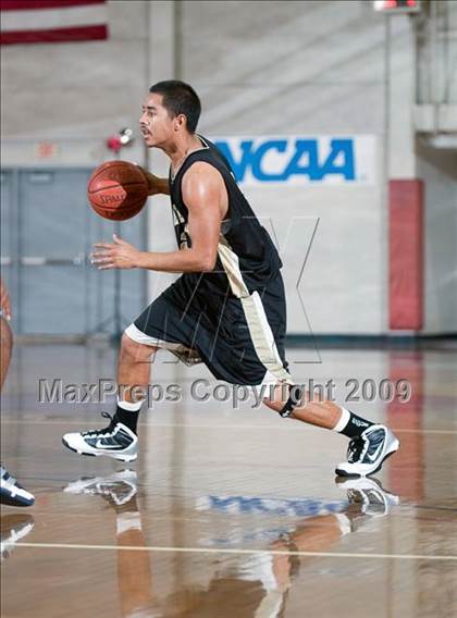 Thumbnail 2 in Olympian vs. Diamond Ranch (Orange Holiday Classic) photogallery.