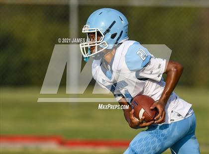 Thumbnail 3 in Lorena vs. China Spring photogallery.