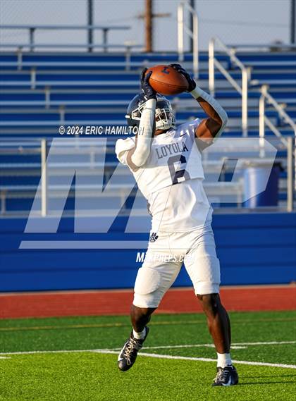 Thumbnail 3 in Loyola @ Leuzinger photogallery.