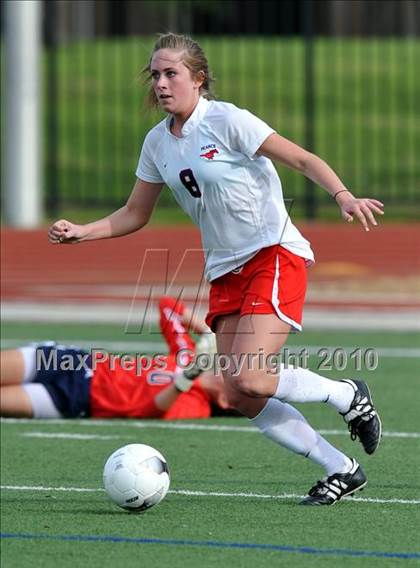 Thumbnail 2 in Pearce vs Rockwall (Class 4A, Region II semifinal) photogallery.