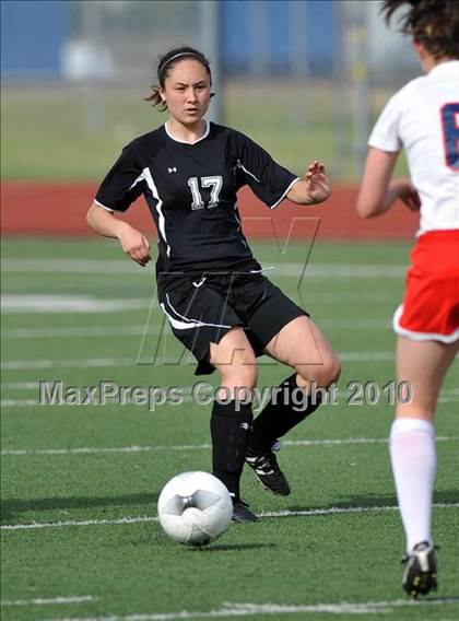 Thumbnail 2 in Pearce vs Rockwall (Class 4A, Region II semifinal) photogallery.