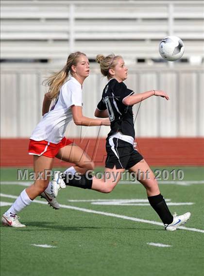 Thumbnail 1 in Pearce vs Rockwall (Class 4A, Region II semifinal) photogallery.