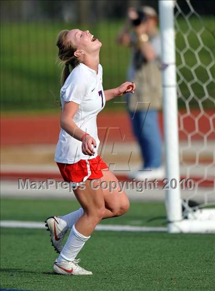 Thumbnail 1 in Pearce vs Rockwall (Class 4A, Region II semifinal) photogallery.