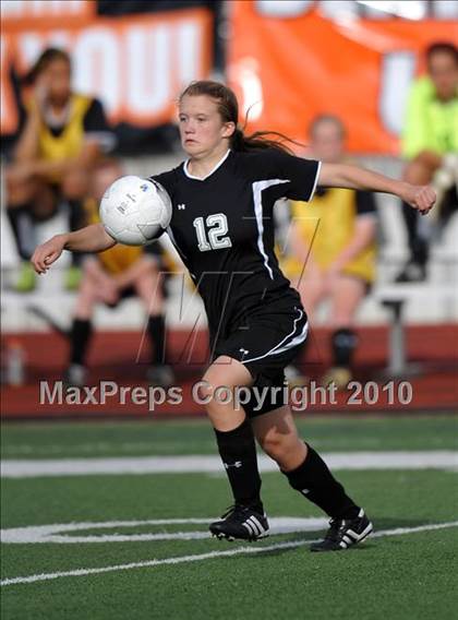 Thumbnail 1 in Pearce vs Rockwall (Class 4A, Region II semifinal) photogallery.