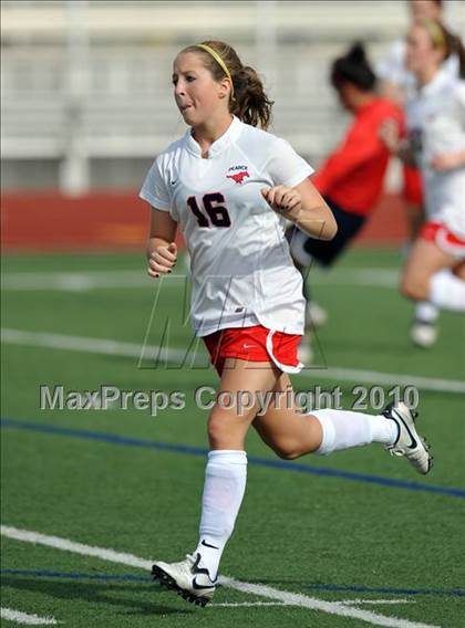Thumbnail 1 in Pearce vs Rockwall (Class 4A, Region II semifinal) photogallery.
