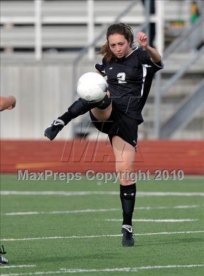 Thumbnail 2 in Pearce vs Rockwall (Class 4A, Region II semifinal) photogallery.