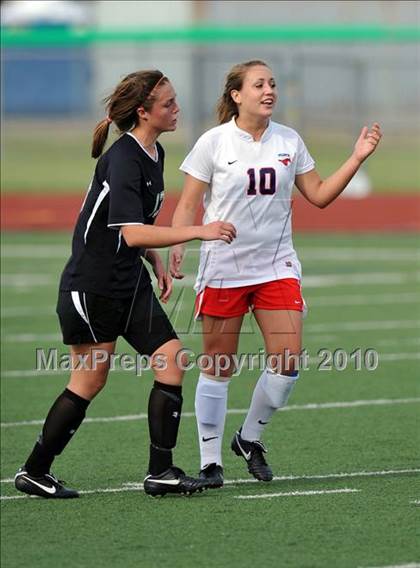 Thumbnail 1 in Pearce vs Rockwall (Class 4A, Region II semifinal) photogallery.