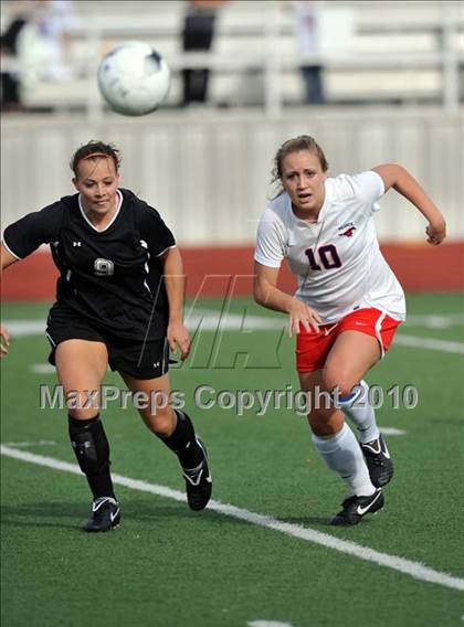 Thumbnail 2 in Pearce vs Rockwall (Class 4A, Region II semifinal) photogallery.