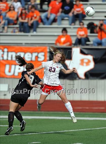 Thumbnail 1 in Pearce vs Rockwall (Class 4A, Region II semifinal) photogallery.