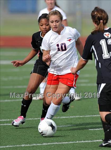 Thumbnail 1 in Pearce vs Rockwall (Class 4A, Region II semifinal) photogallery.