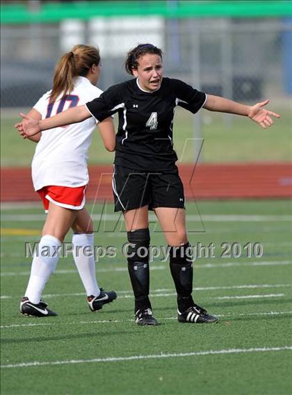 Thumbnail 3 in Pearce vs Rockwall (Class 4A, Region II semifinal) photogallery.
