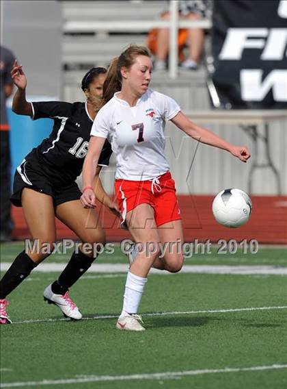 Thumbnail 3 in Pearce vs Rockwall (Class 4A, Region II semifinal) photogallery.