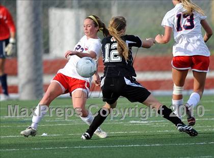Thumbnail 1 in Pearce vs Rockwall (Class 4A, Region II semifinal) photogallery.