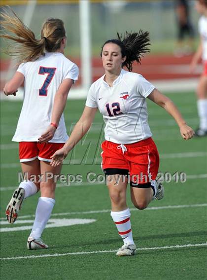 Thumbnail 1 in Pearce vs Rockwall (Class 4A, Region II semifinal) photogallery.
