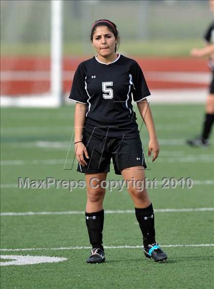 Thumbnail 2 in Pearce vs Rockwall (Class 4A, Region II semifinal) photogallery.