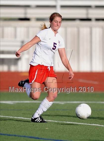 Thumbnail 2 in Pearce vs Rockwall (Class 4A, Region II semifinal) photogallery.