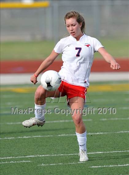 Thumbnail 1 in Pearce vs Rockwall (Class 4A, Region II semifinal) photogallery.