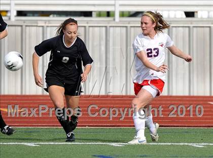 Thumbnail 2 in Pearce vs Rockwall (Class 4A, Region II semifinal) photogallery.