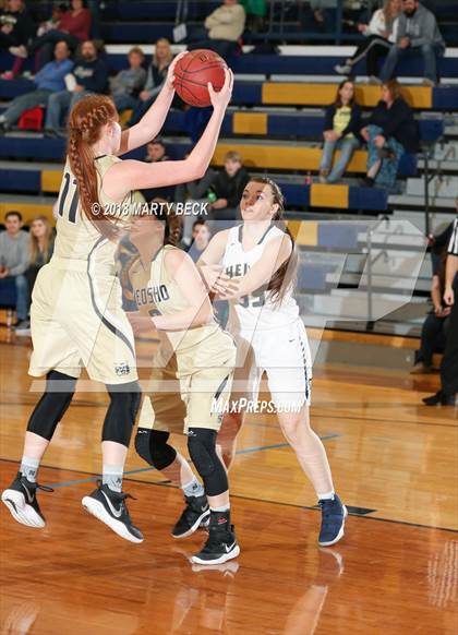 Thumbnail 2 in Helias vs Neosho (Central Bank Shootout) photogallery.