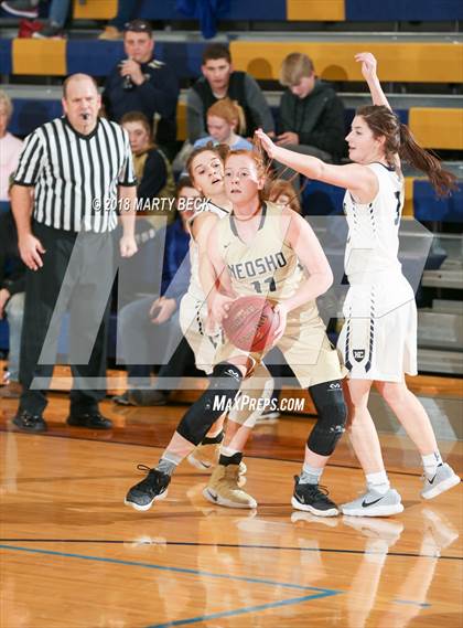 Thumbnail 1 in Helias vs Neosho (Central Bank Shootout) photogallery.