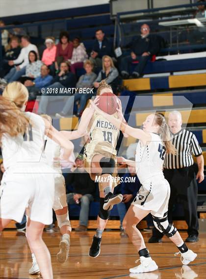 Thumbnail 2 in Helias vs Neosho (Central Bank Shootout) photogallery.
