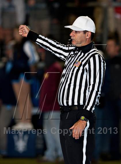 Thumbnail 2 in Corona del Mar vs. Garden Grove (CIF SS Southern Division Final) photogallery.