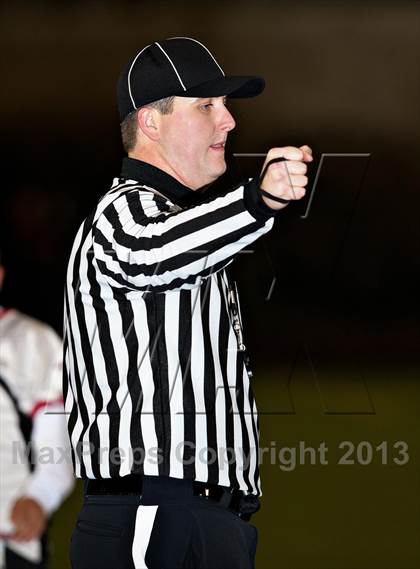 Thumbnail 1 in Corona del Mar vs. Garden Grove (CIF SS Southern Division Final) photogallery.