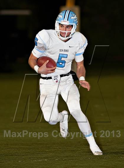 Thumbnail 2 in Corona del Mar vs. Garden Grove (CIF SS Southern Division Final) photogallery.