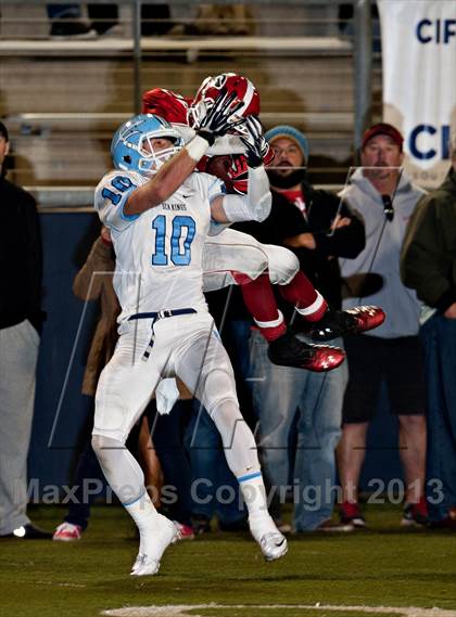 Thumbnail 3 in Corona del Mar vs. Garden Grove (CIF SS Southern Division Final) photogallery.