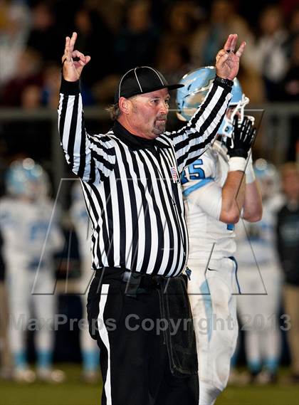 Thumbnail 2 in Corona del Mar vs. Garden Grove (CIF SS Southern Division Final) photogallery.