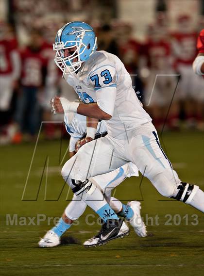 Thumbnail 3 in Corona del Mar vs. Garden Grove (CIF SS Southern Division Final) photogallery.