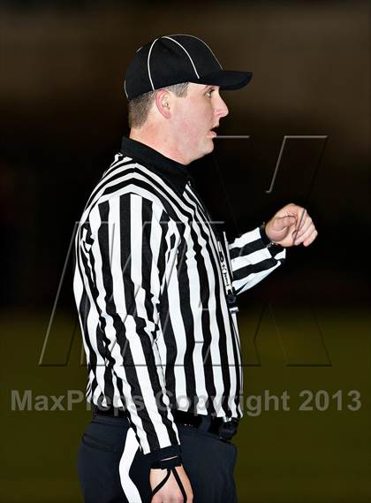 Thumbnail 3 in Corona del Mar vs. Garden Grove (CIF SS Southern Division Final) photogallery.