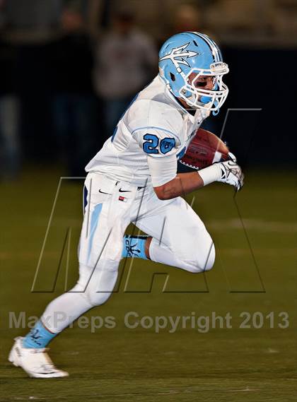 Thumbnail 1 in Corona del Mar vs. Garden Grove (CIF SS Southern Division Final) photogallery.