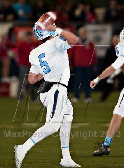 Thumbnail 2 in Corona del Mar vs. Garden Grove (CIF SS Southern Division Final) photogallery.