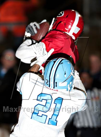 Thumbnail 1 in Corona del Mar vs. Garden Grove (CIF SS Southern Division Final) photogallery.