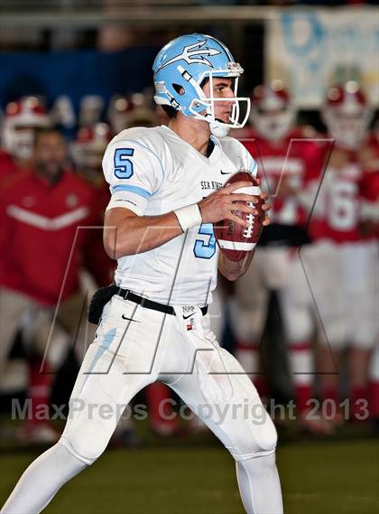 Thumbnail 1 in Corona del Mar vs. Garden Grove (CIF SS Southern Division Final) photogallery.