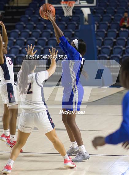 Thumbnail 1 in Lamar vs Westbury photogallery.