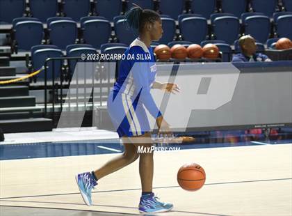 Thumbnail 2 in Lamar vs Westbury photogallery.