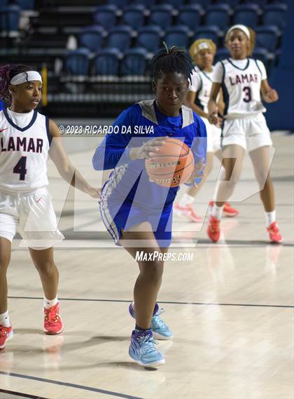 Thumbnail 2 in Lamar vs Westbury photogallery.