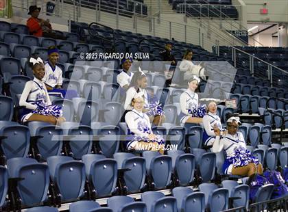 Thumbnail 2 in Lamar vs Westbury photogallery.