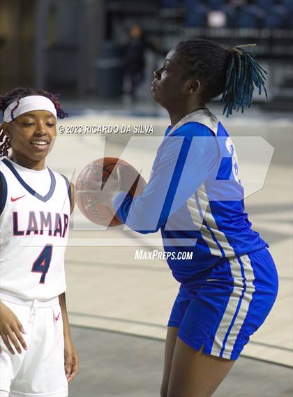 Thumbnail 2 in Lamar vs Westbury photogallery.