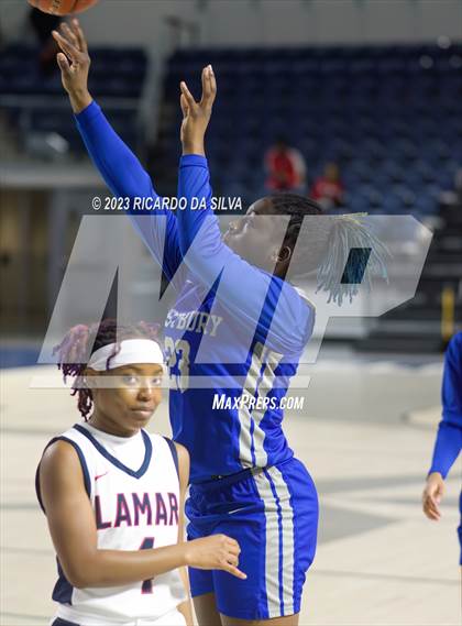 Thumbnail 3 in Lamar vs Westbury photogallery.