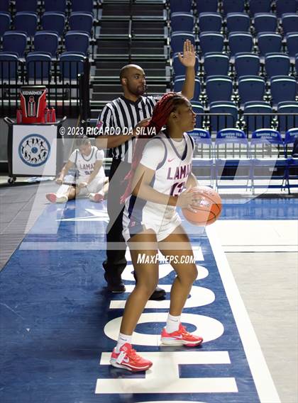 Thumbnail 2 in Lamar vs Westbury photogallery.