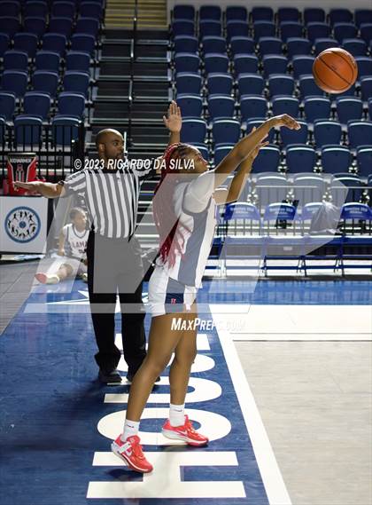 Thumbnail 3 in Lamar vs Westbury photogallery.