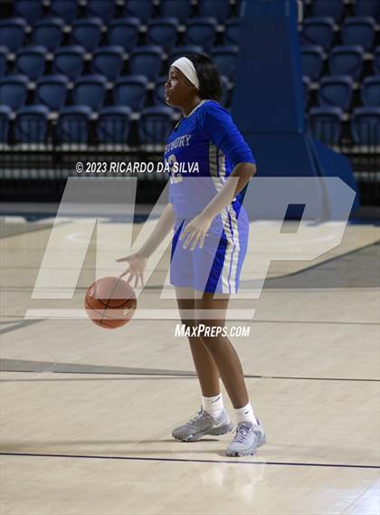 Thumbnail 2 in Lamar vs Westbury photogallery.